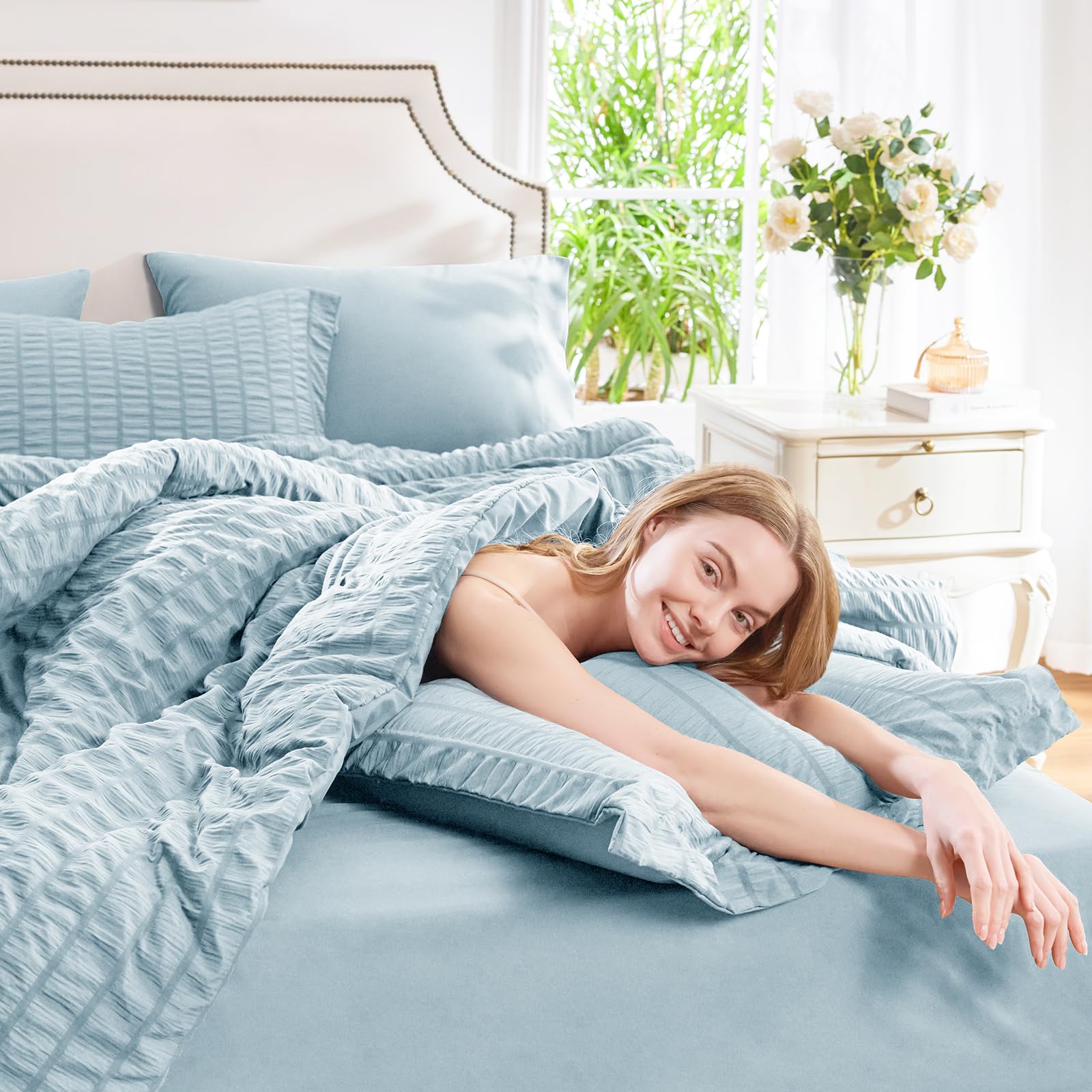 CozyLux packaging in vacuum bag aids compact storage and quick refresh