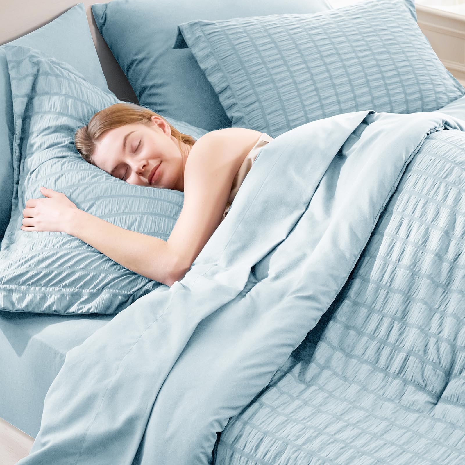 CozyLux soft sheets close-up emphasizes smooth feel and wrinkle resistance