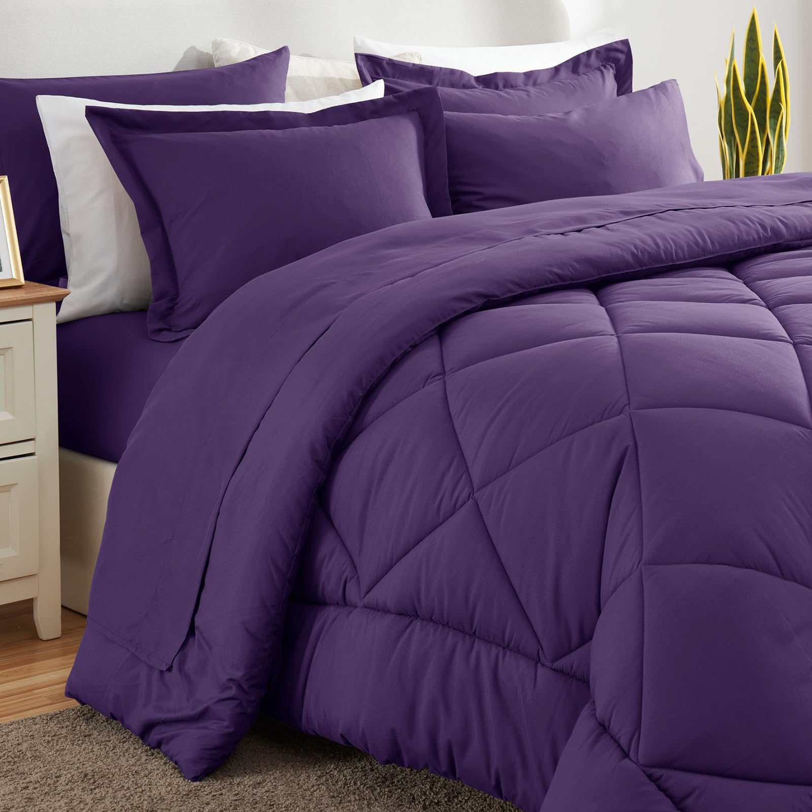 Deep pocket fitted sheet stays in place during restless nights