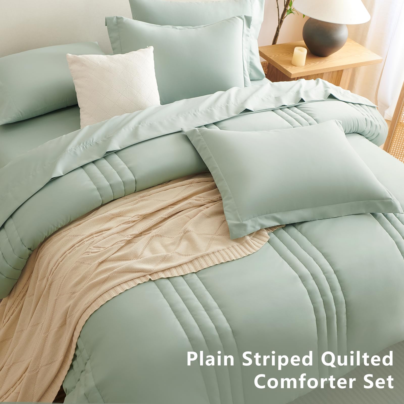 CozyLux queen fitted sheet (60x80) securing a snug mattress fit.