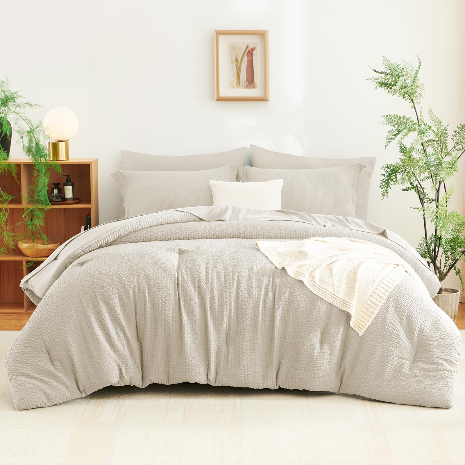 CozyLux fitted sheet with 14-inch depth for secure mattress fit.