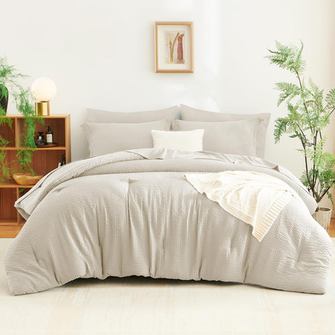 CozyLux fitted sheet with 14-inch depth for secure mattress fit.