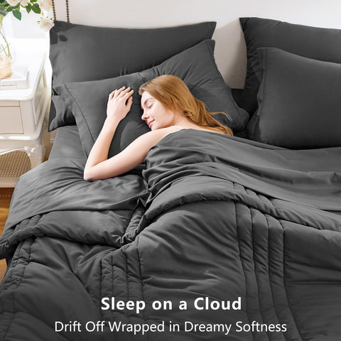 CozyLux queen fitted sheet 60x80 provides secure fit and easy bedmaking.