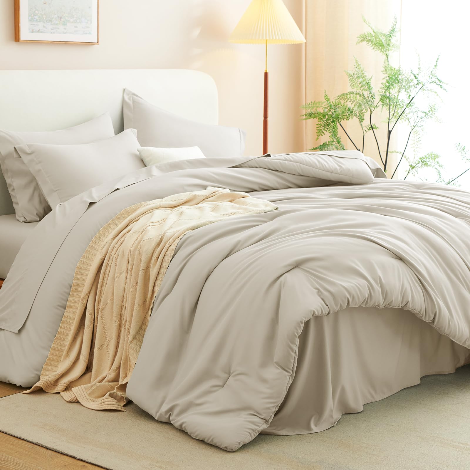 CozyLux vacuum-sealed packaging helps puff and re-fluff after washing