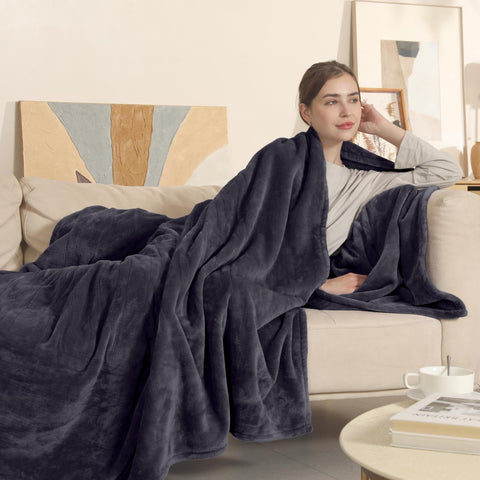 COZYTY heated blanket full-size close-up in ultra-soft flannel for inviting warmth