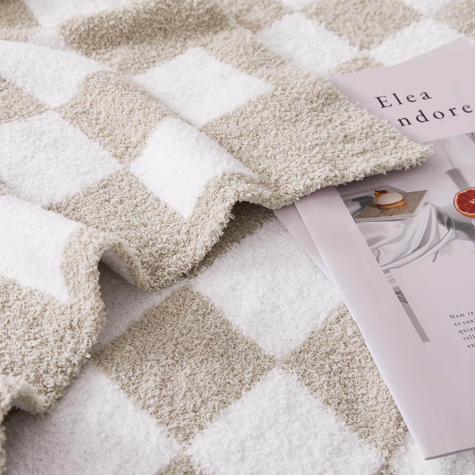Cozzenity bed blanket offers warm comfort for relaxed evenings.