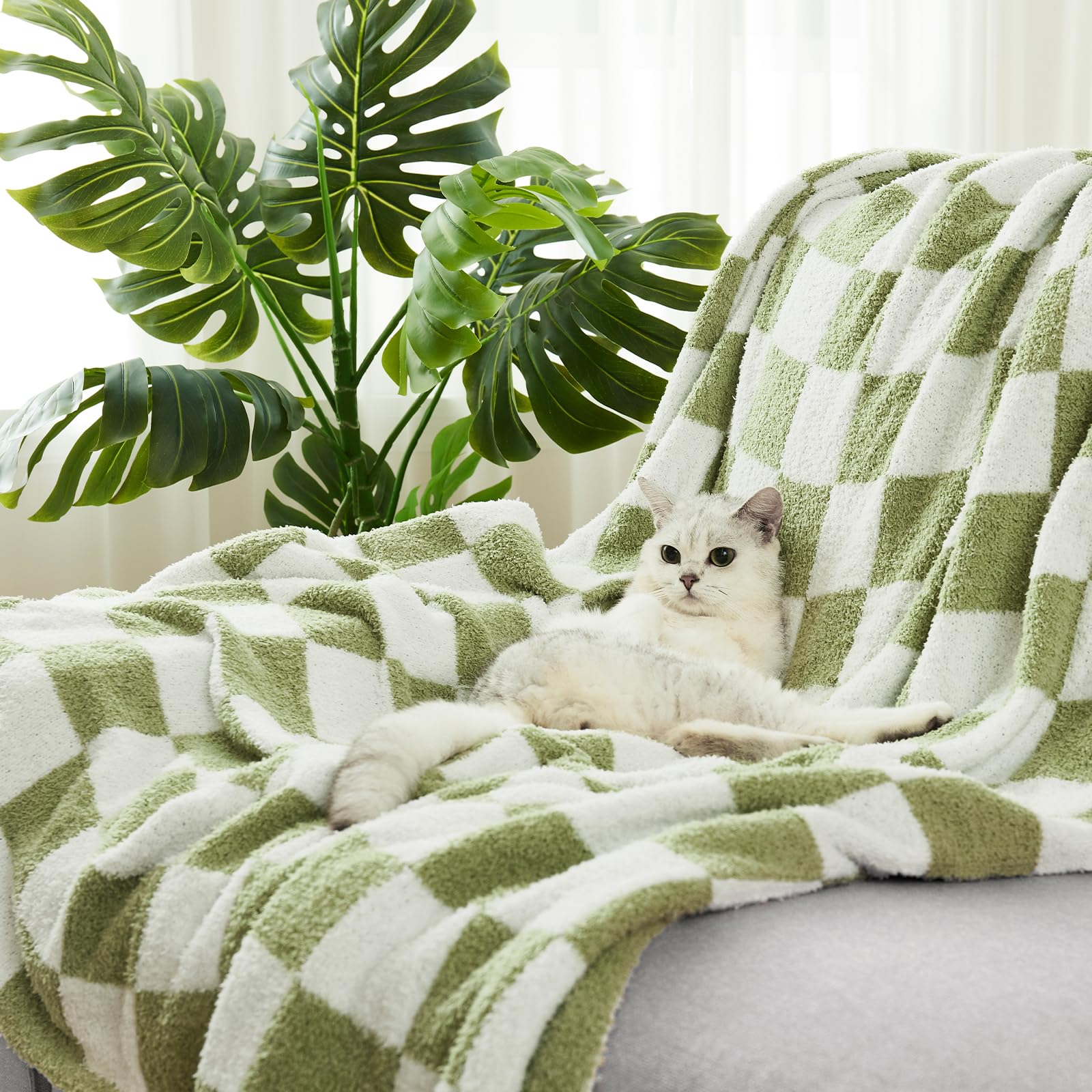 Cozzenity checkered throw blanket sage green detailed two-color stitching close-up