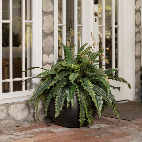 CQURE artificial fern allows flexible shaping for custom layouts.