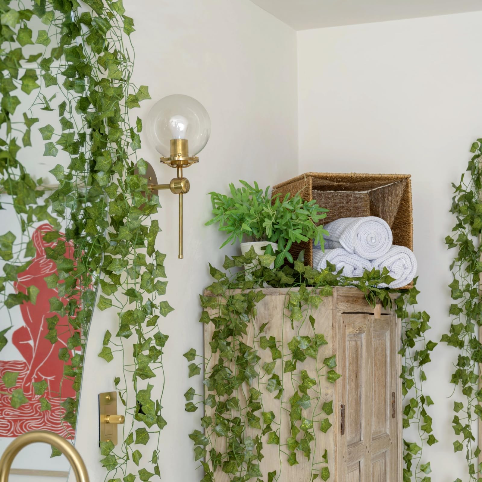 CQURE artificial ivy leaves stay durable outdoors or indoors with light wind sway.