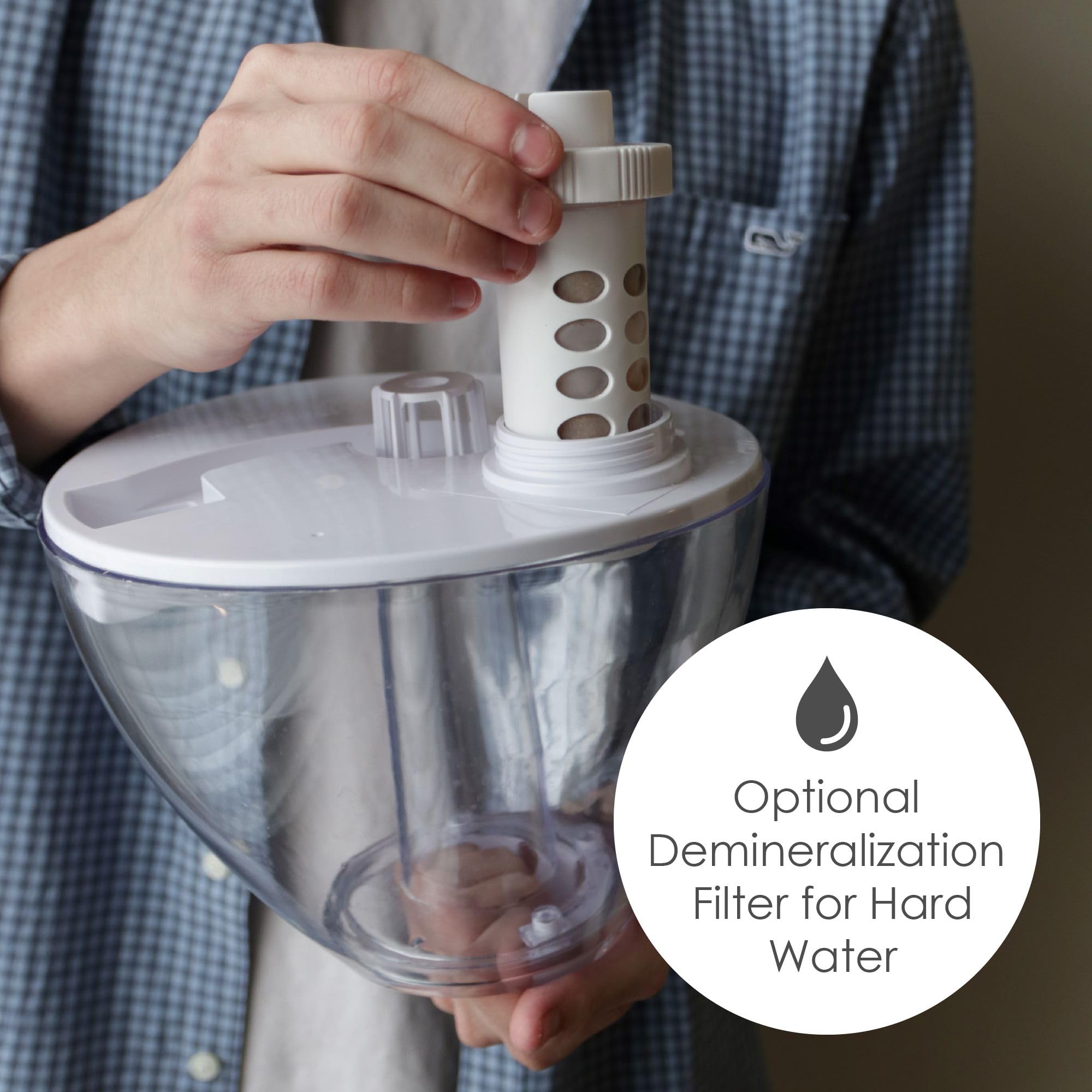 Crane 1-gallon tank humidifier delivering long-running mist.