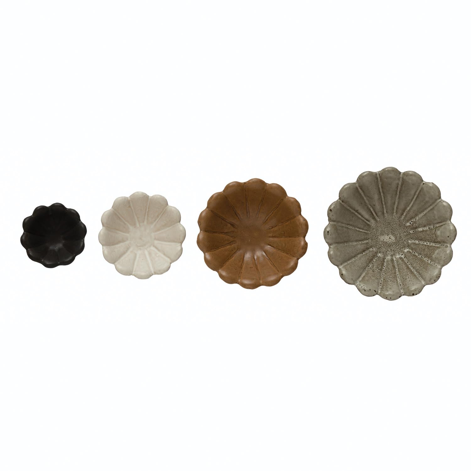 Creative Co-Op 4-inch flower bowl ideal for coins and small trinkets.