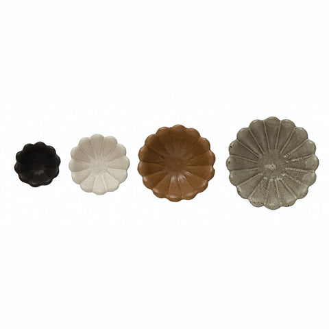 Creative Co-Op 4-inch flower bowl ideal for coins and small trinkets.