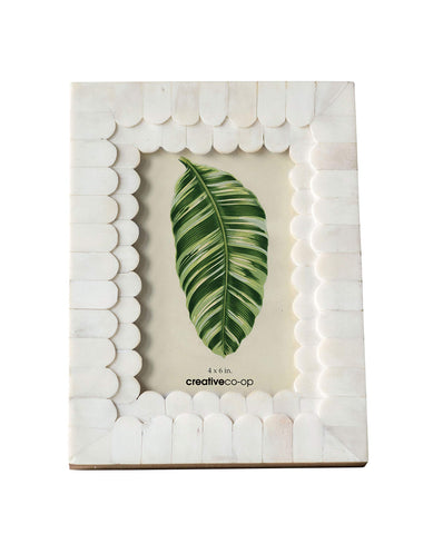 Creative Co-Op white scalloped bone and wood frame, front view, ideal for showcasing memories in 4x6 size