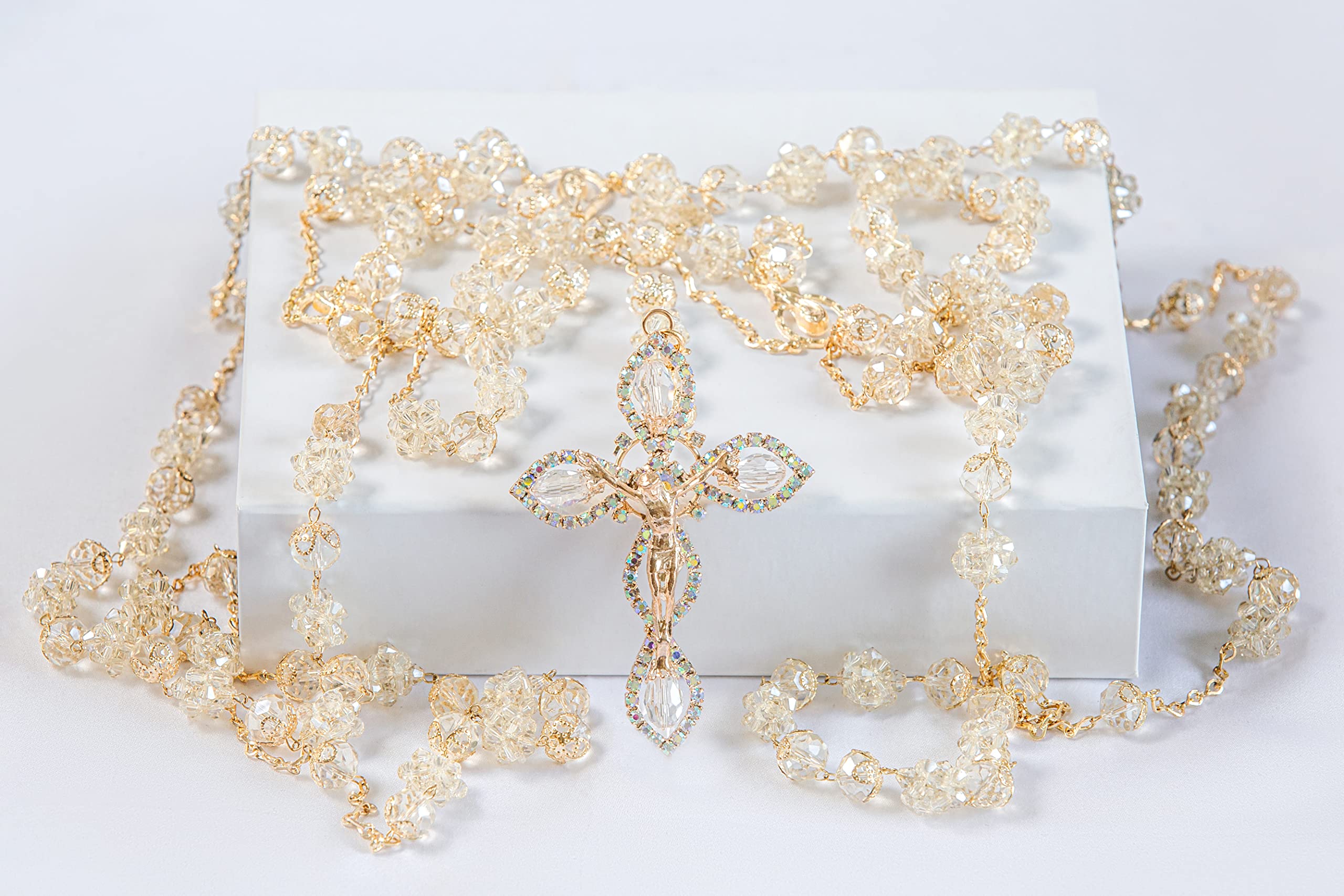 Cuitaxi wedding lasso features Virgin of Guadalupe embossing for reverent rituals.