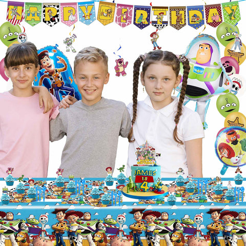CVCXFParty balloon set elevates the party atmosphere with latex and foil.