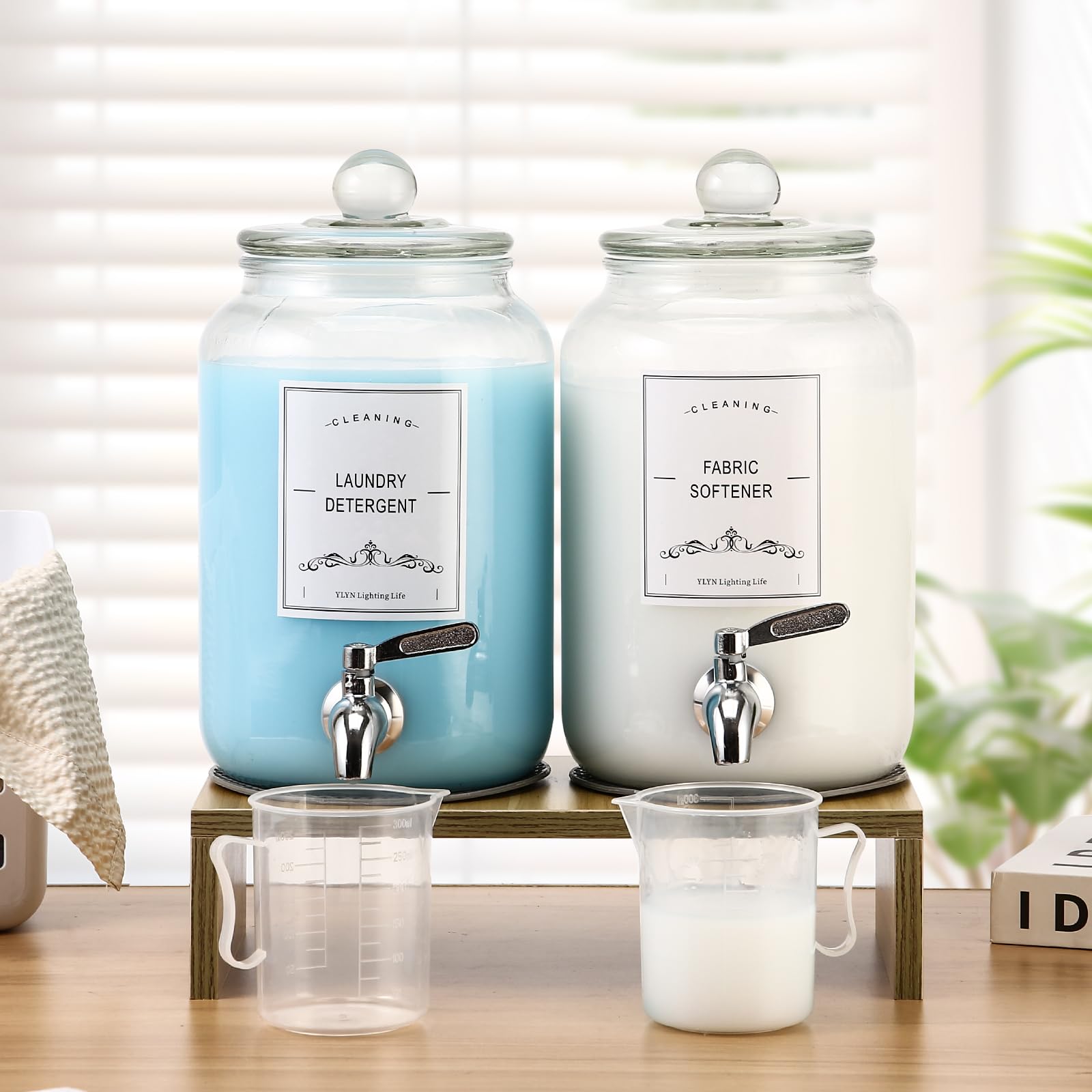 CYYKDA dual-use design lets you measure and pour detergent or beads.