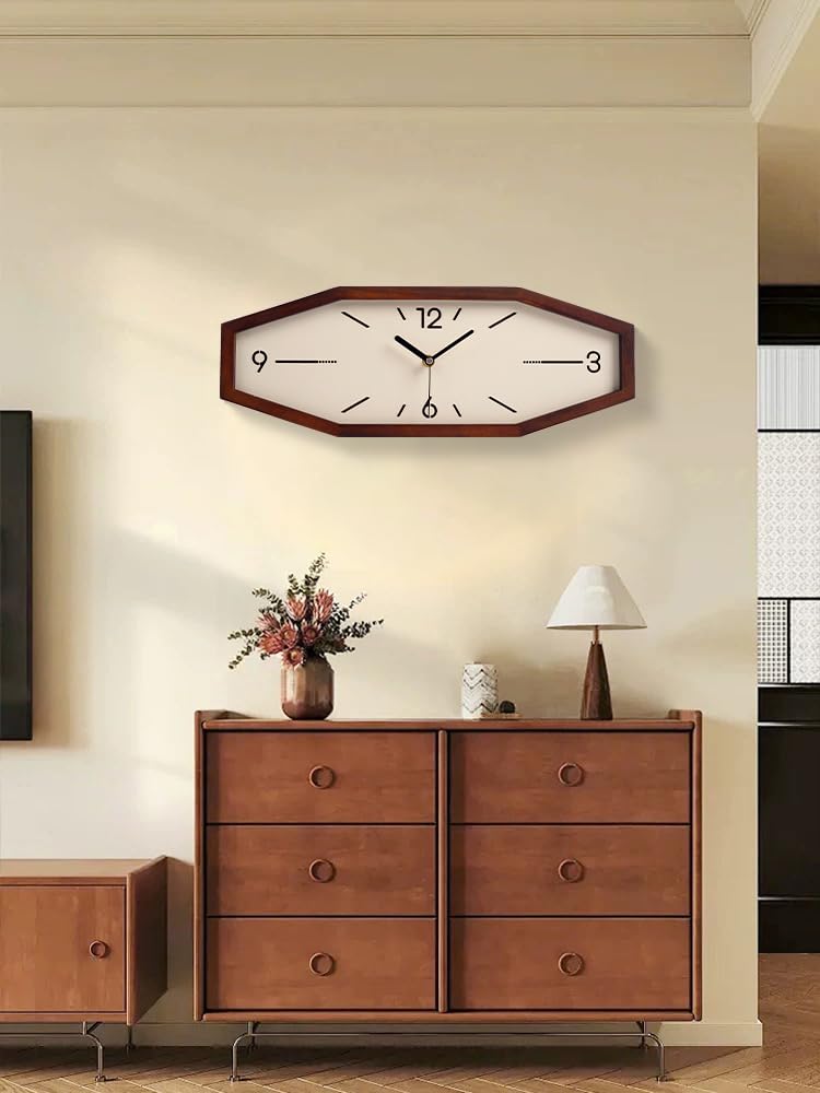DaguyS easy-hang back hook enables quick, secure wall mounting.