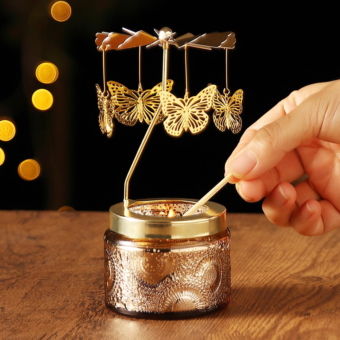 DAISRED soy wax scented candle releases inviting fragrance for relaxation.