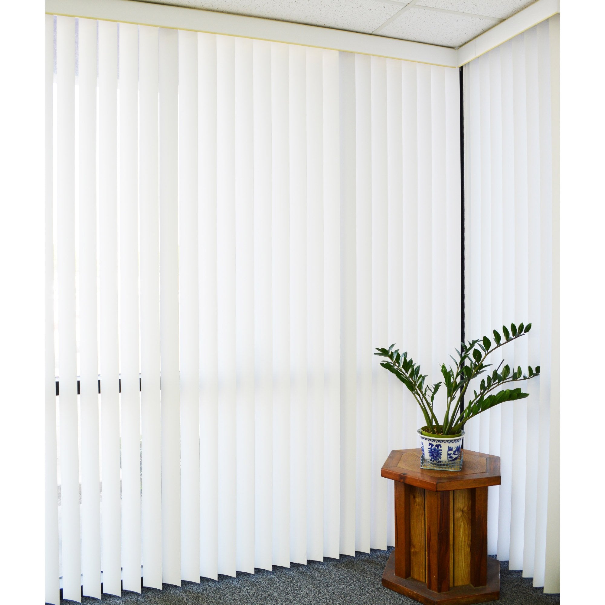 DALIX easy-install slats with pre-cut holes enable quick mounting.