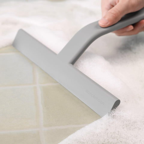 dancemoon JustHang squeegee cleans car windshields and exterior windows