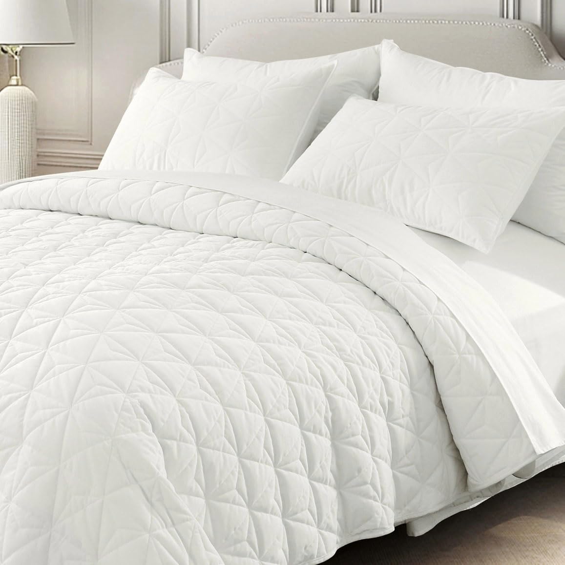 DAWNDIOR oversized king corduroy quilt with warm, textured surface for year-round comfort.