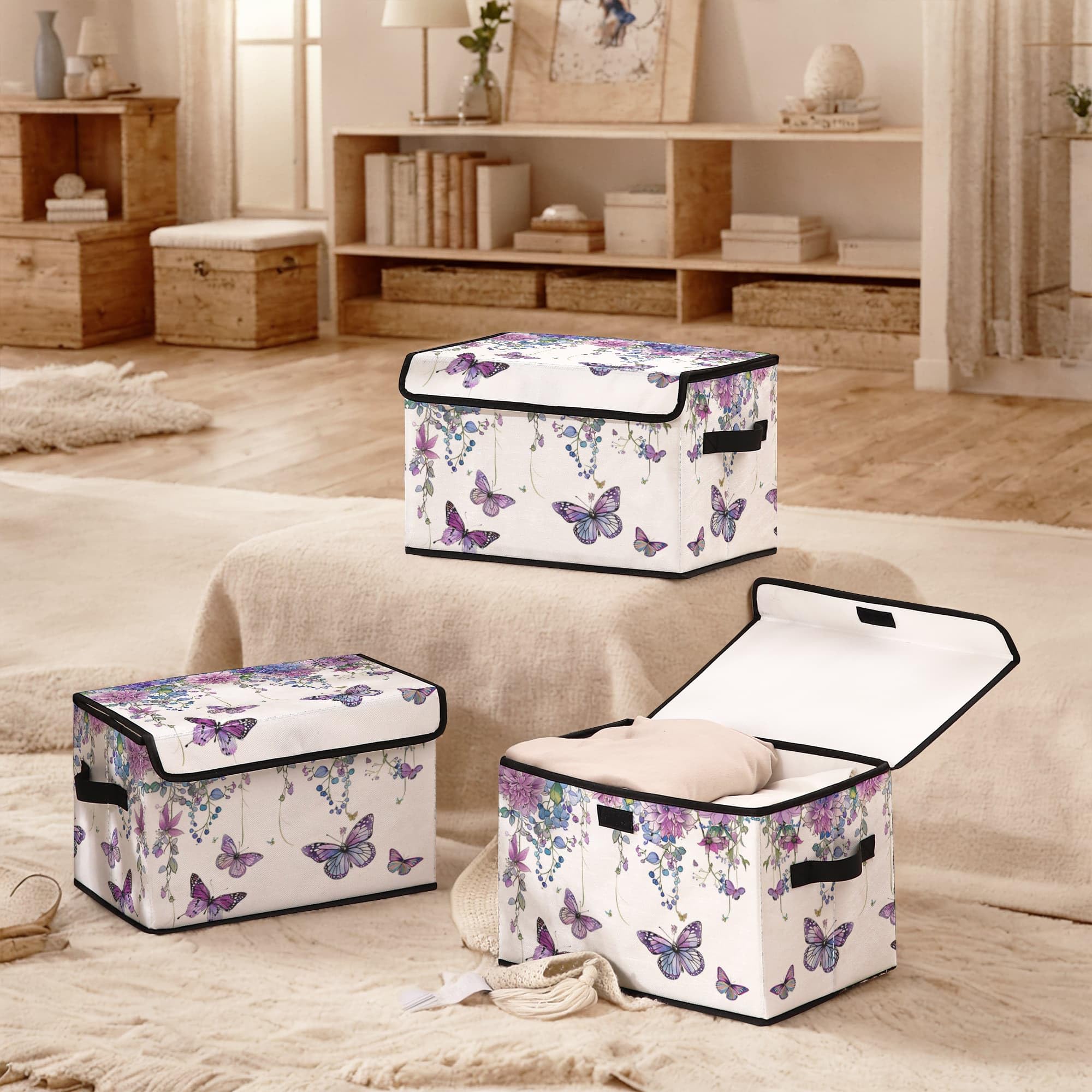 Dawuyu multi-room organization keeps blankets and clothes neatly stored.