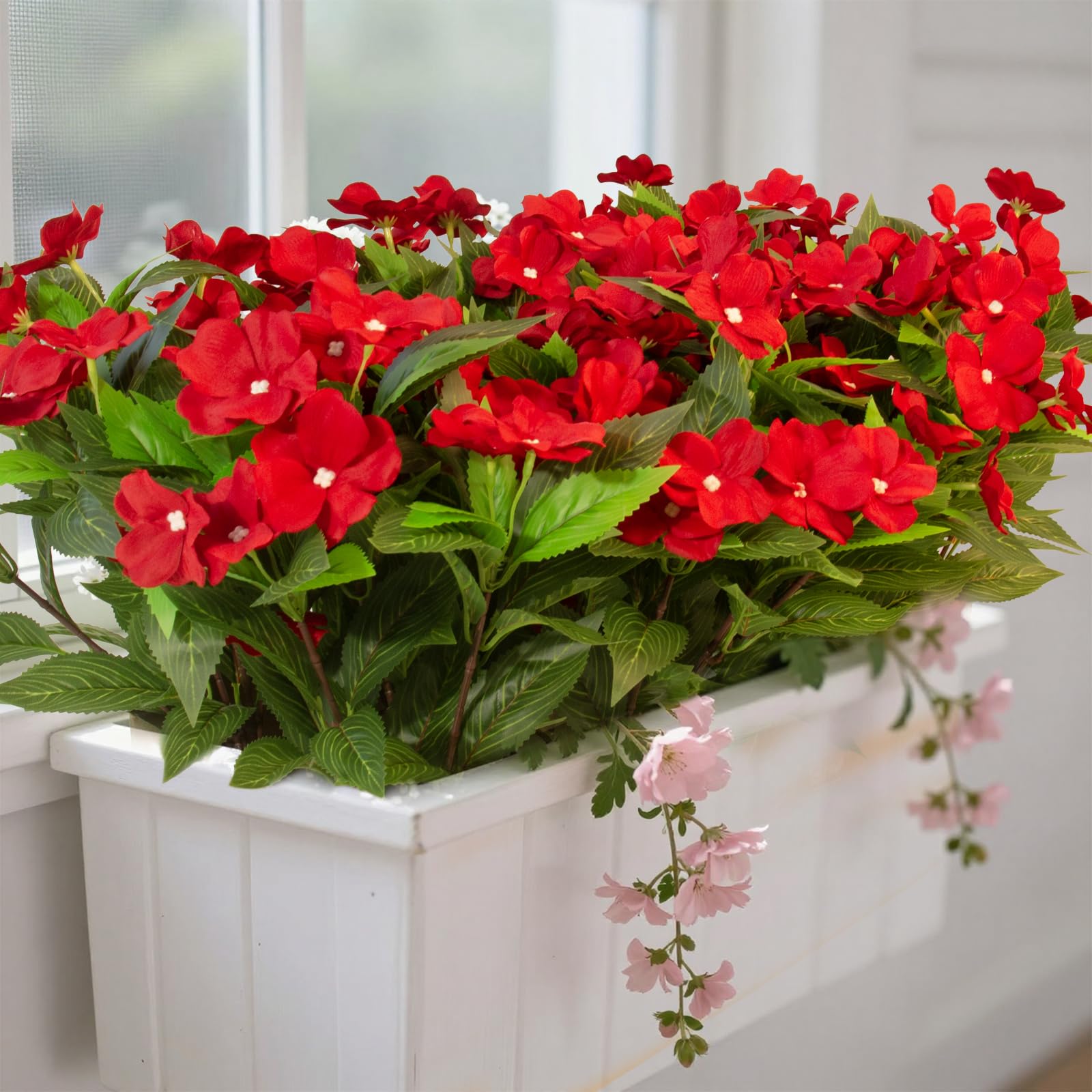 Daynight 8-branch impatiens offer lush greenery for planters and window boxes