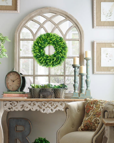 DDHS boxwood wreath 16-18in suits entryways beautifully.