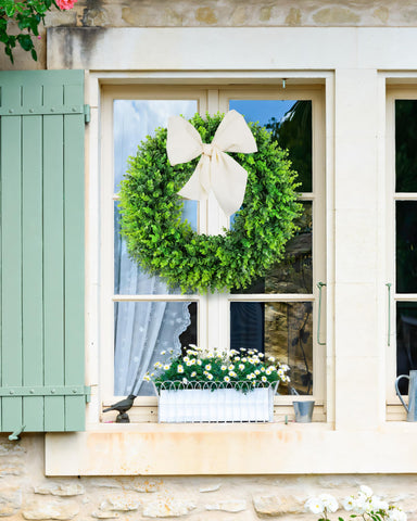 DDHS 20-inch wreath shown as a bold door display