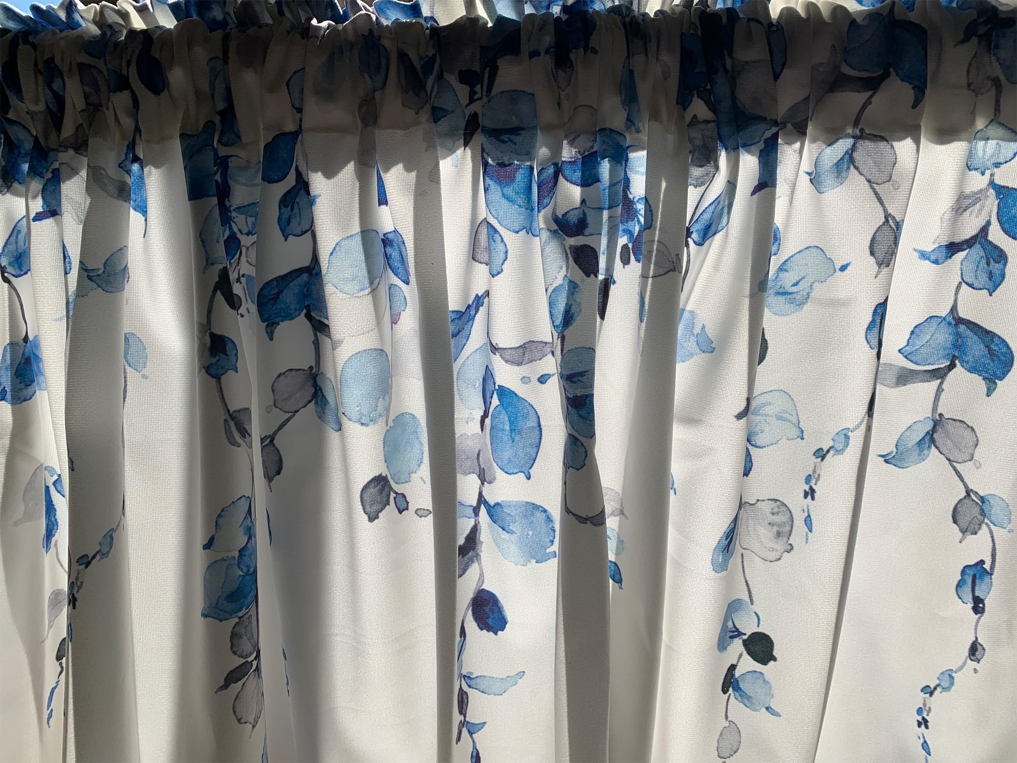 Debraleye leaf vine curtain valance enhances bedroom ambiance with soft light