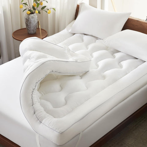 Decroom cloud-like comfort enhances nightly relaxation.