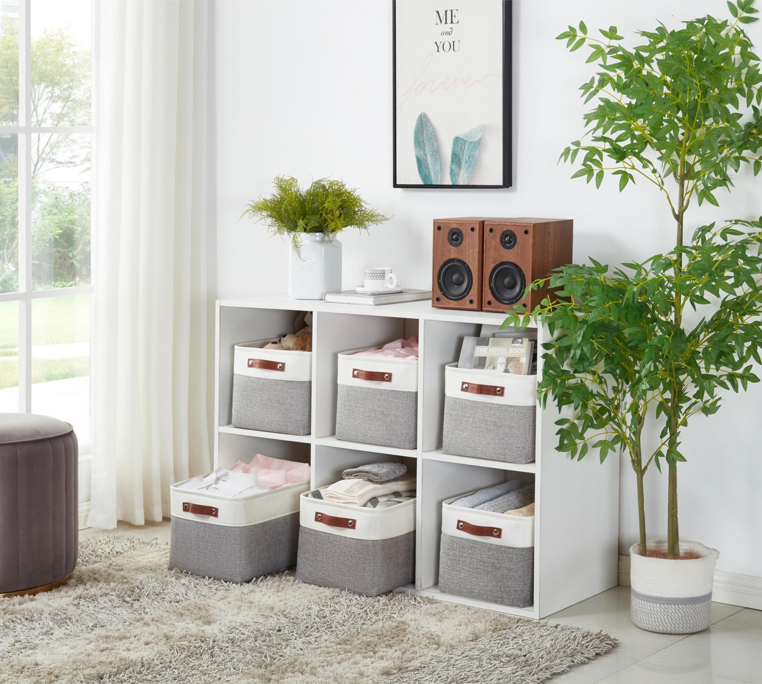 Bedroom or living room setup with DECOMOMO baskets on shelves