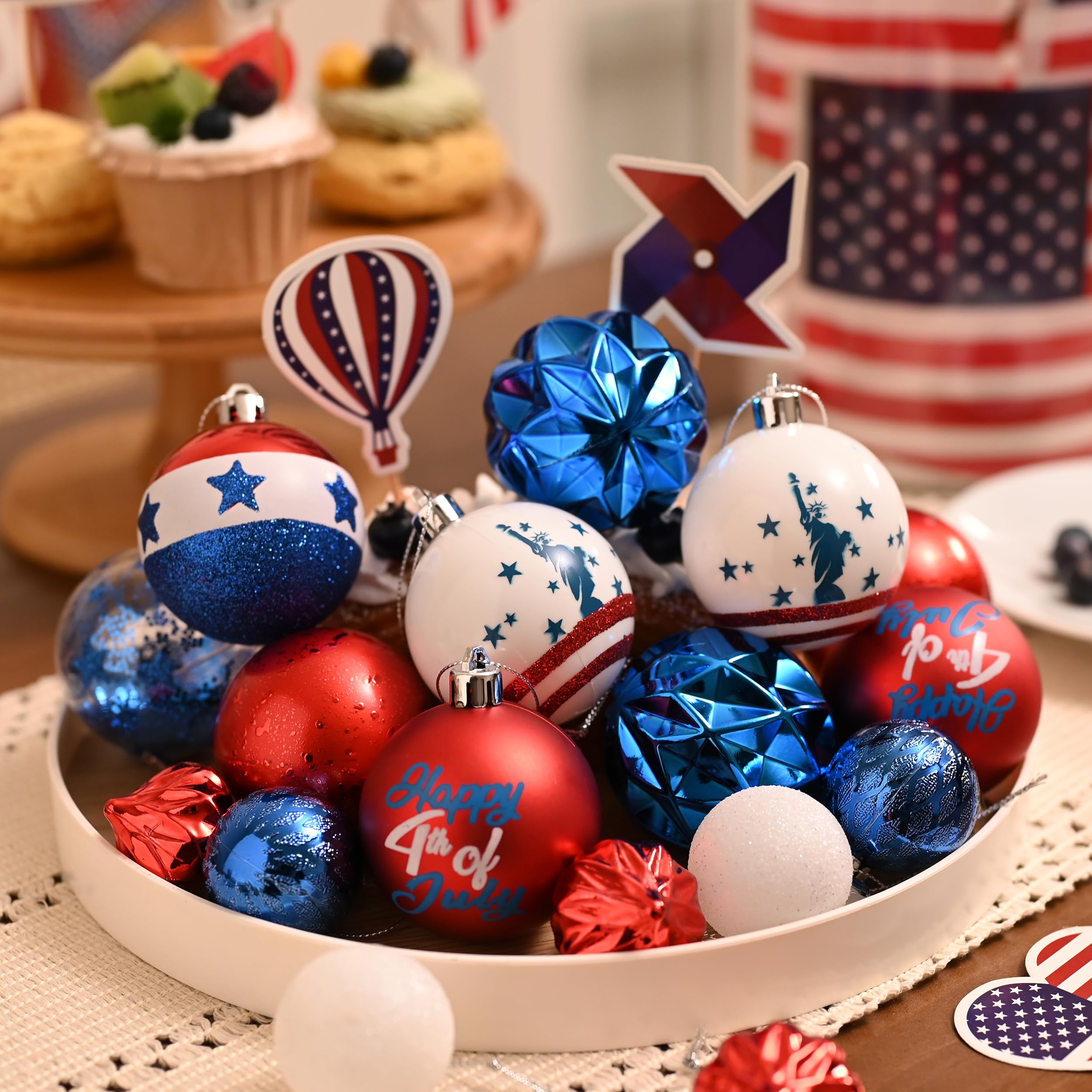 Decor by Hannah 21-piece set offers versatile patriotic decorations