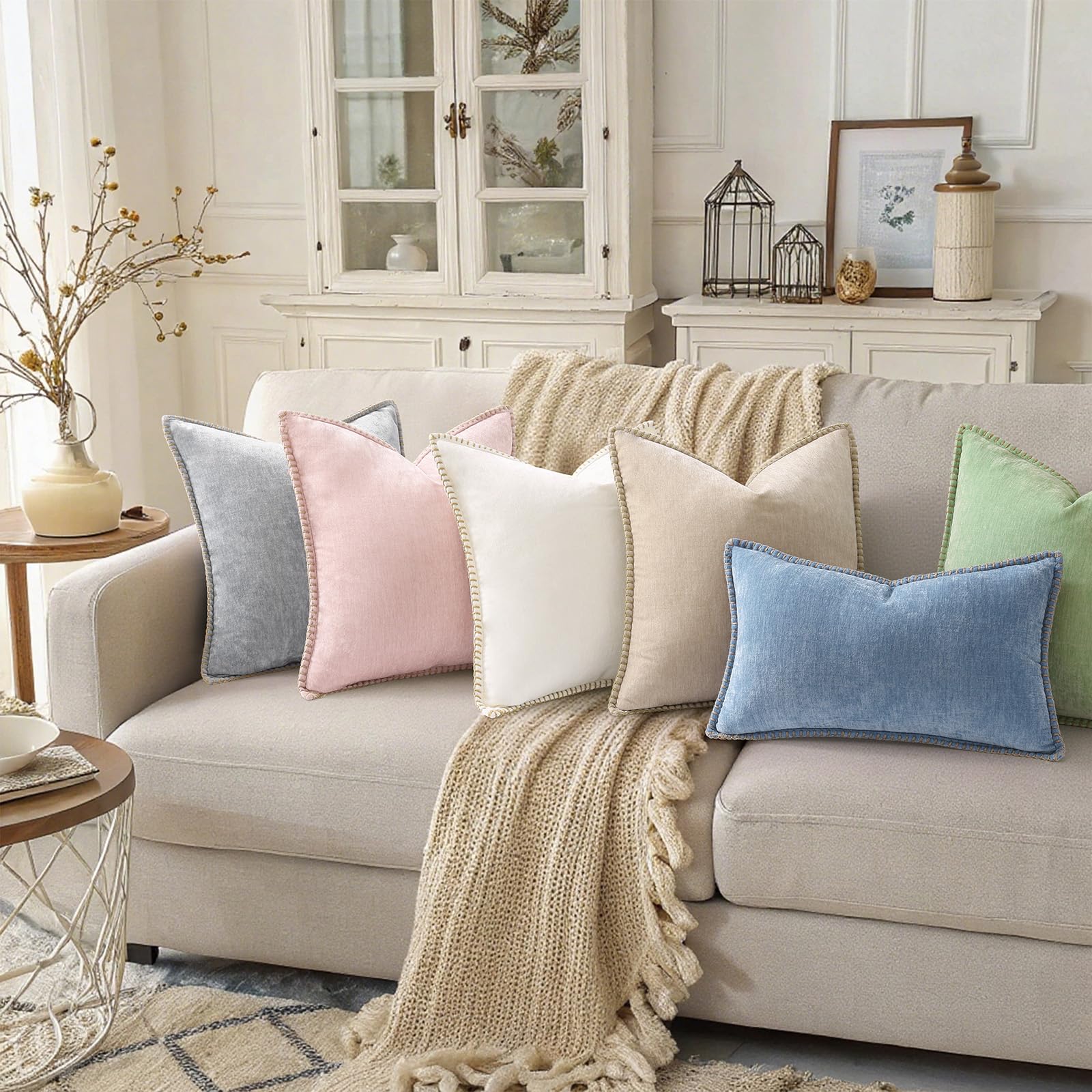 decorUhome easy-care machine washable for simple maintenance.