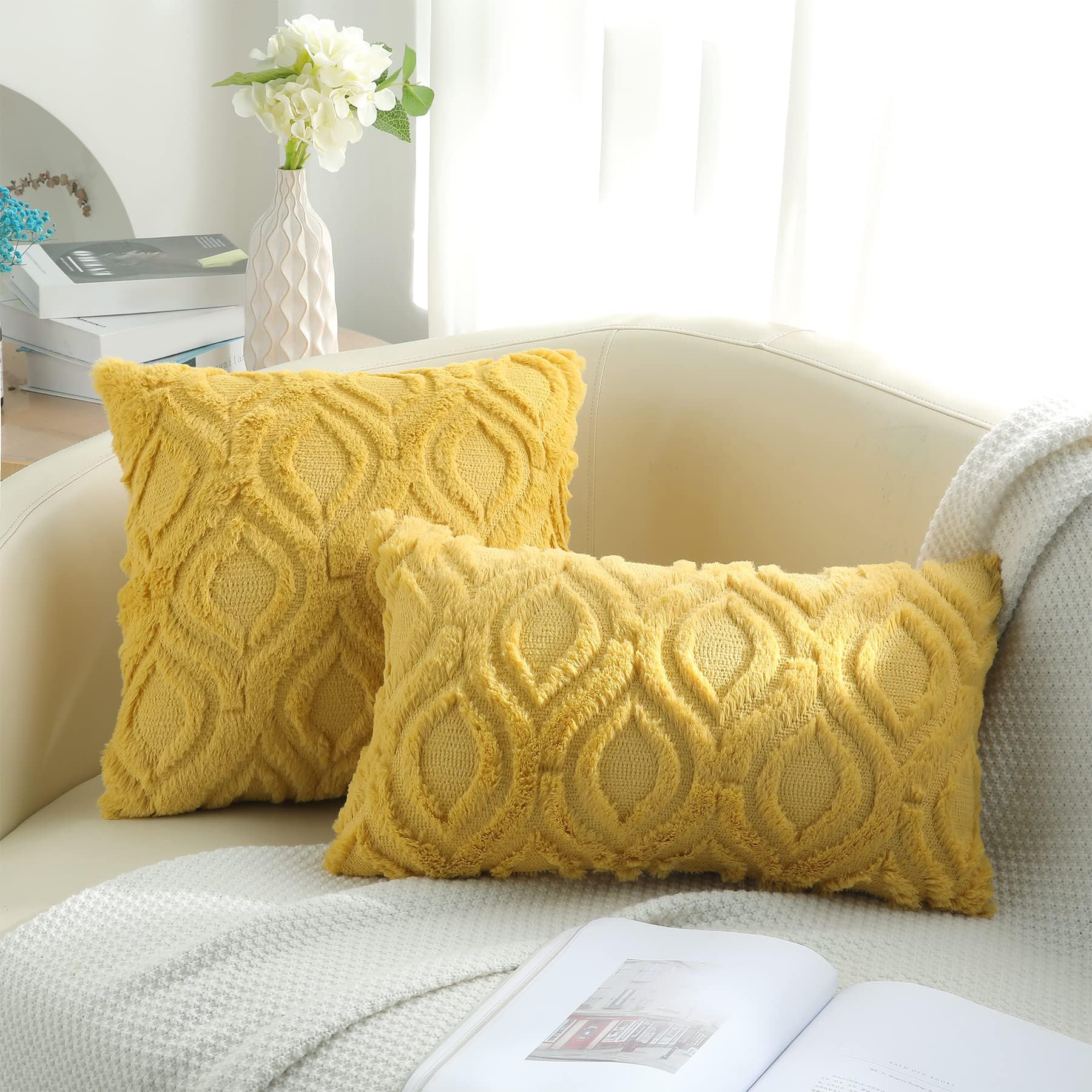 decorUhome farmhouse neutral style elevates living room decor.