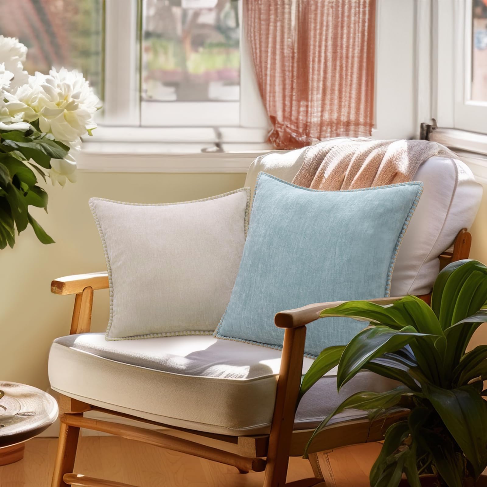 decorUhome Summer Chenille cover combines durability and softness for daily use.