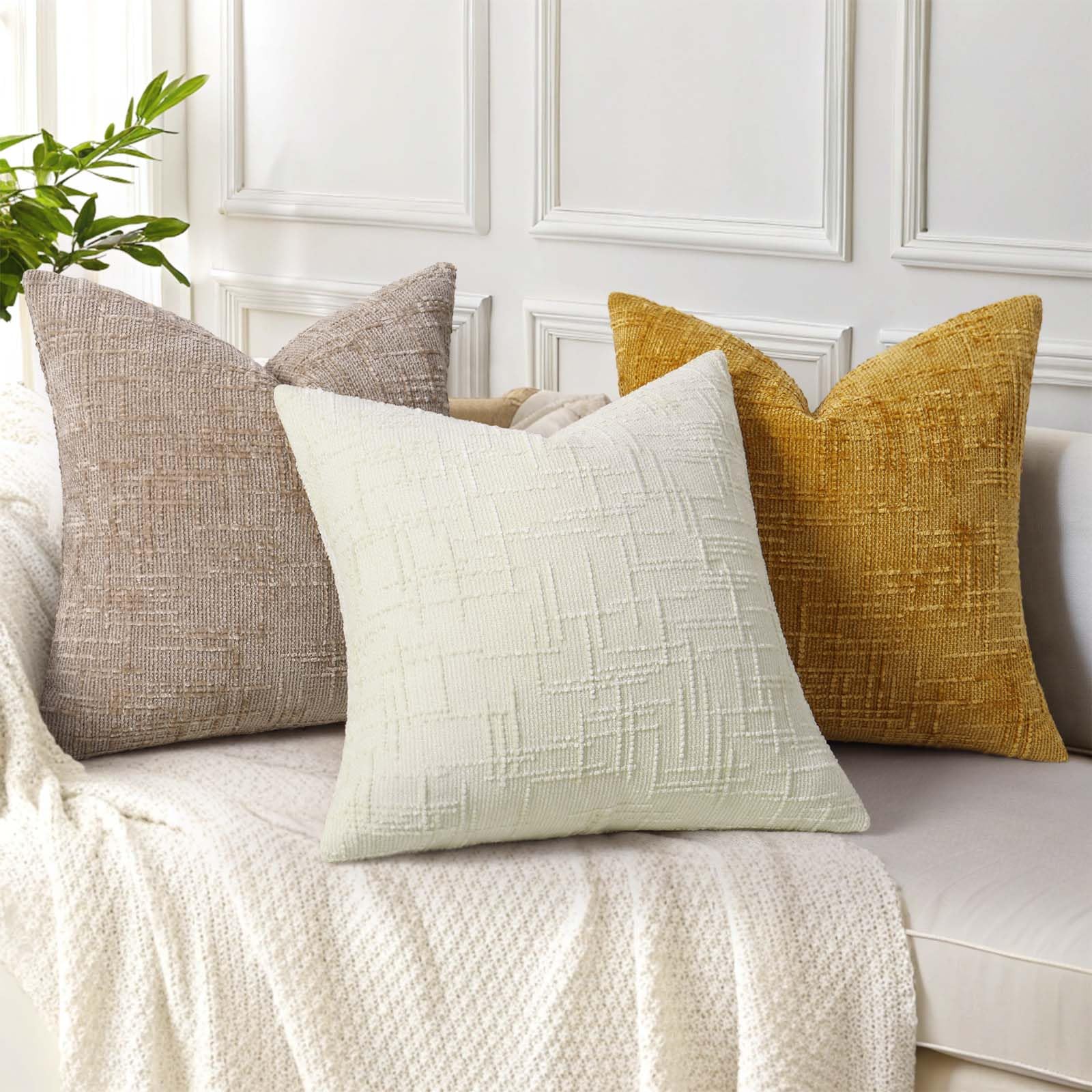 decorUhome invisible zipper ensures clean lines and easy care