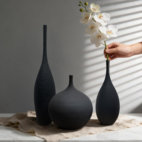 Dried flowers displayed in DecoVlog vases with frosted texture