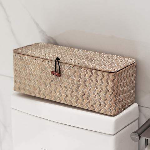 DECRAFTS large-compartment seagrass basket ideal for bulk items and linens