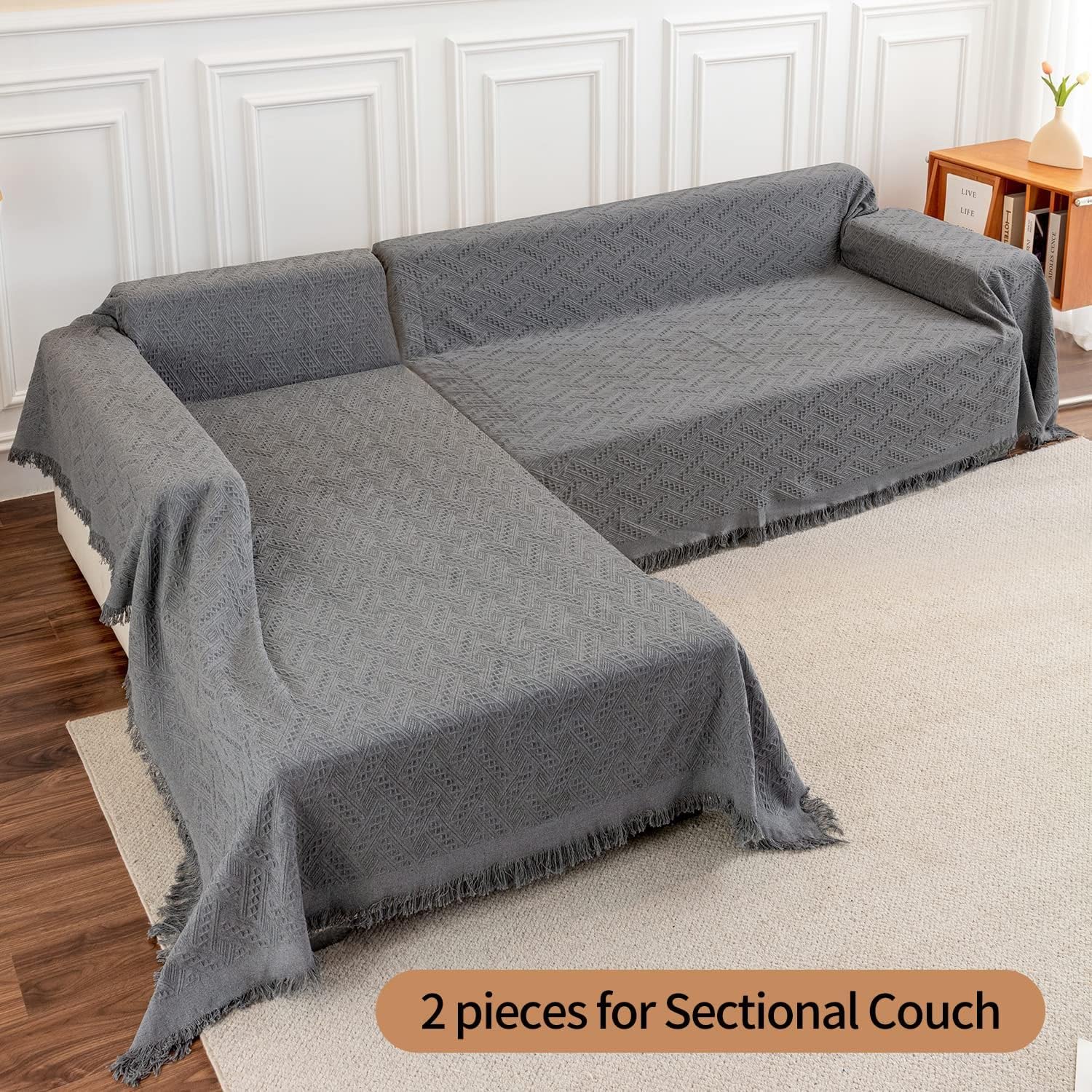 Deep Dream protective cover protects furniture from pet dander and scratches.