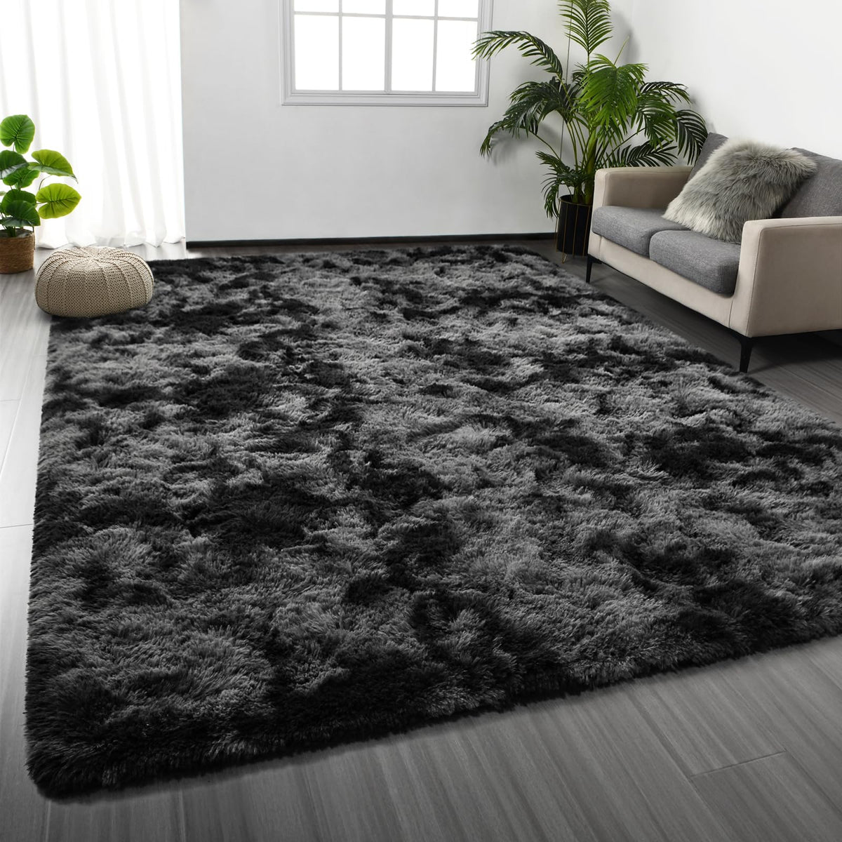 Deerhoo large shag rug 6x9 with dark grey plush top creates a cozy, foot-friendly surface.