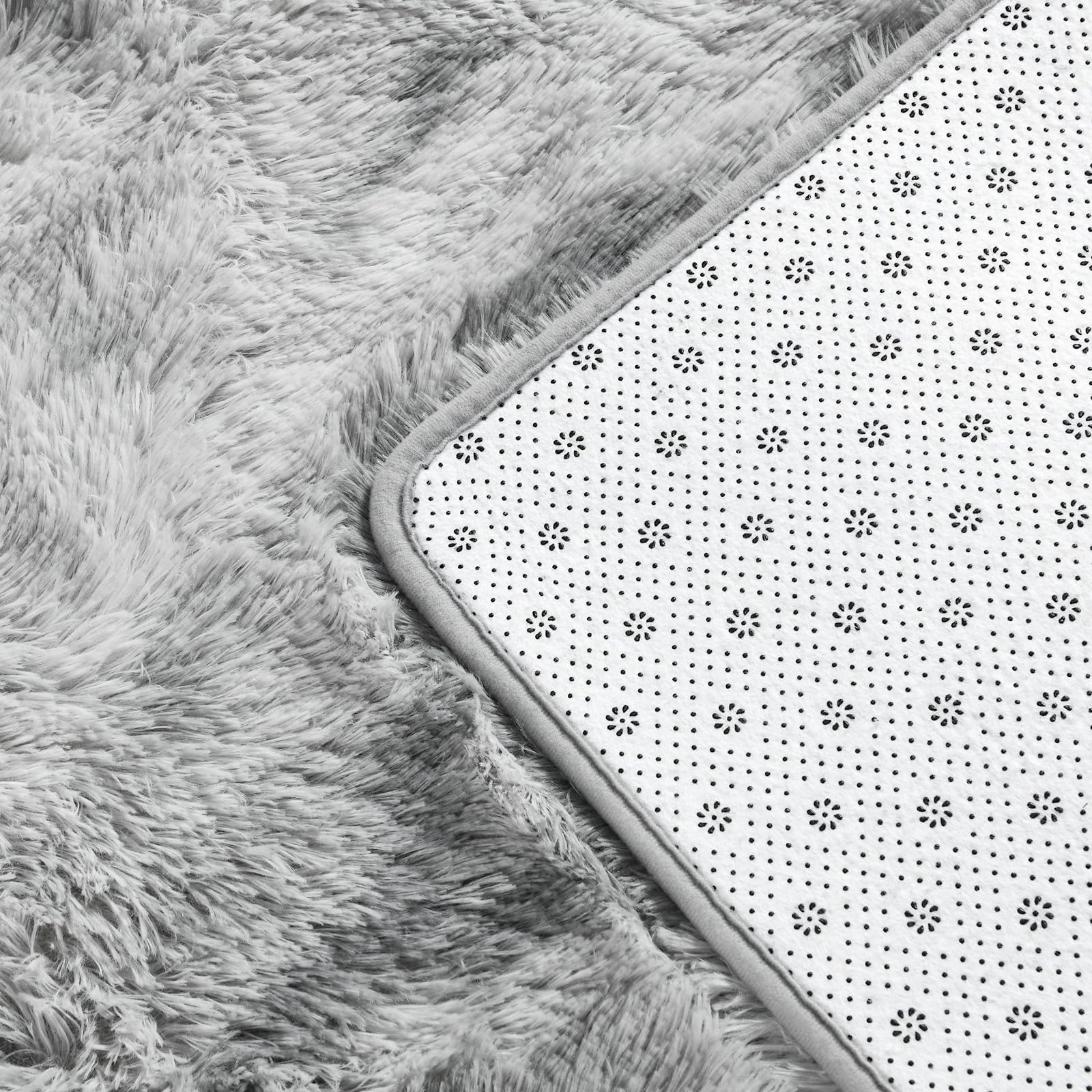 Deerhoo high-density sponge backing helps stay in place on hard floors.