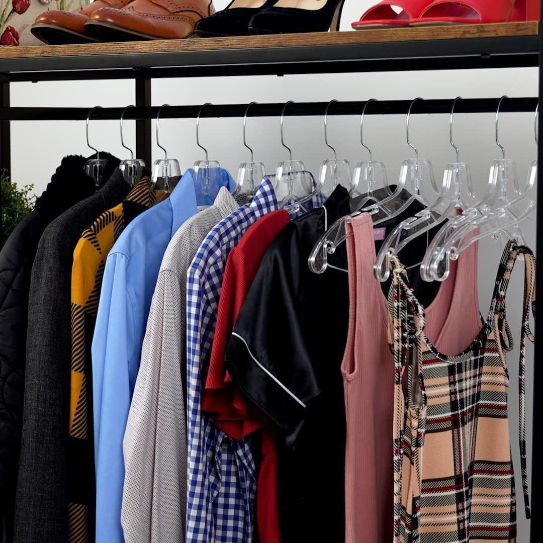 DEILSY clear plastic hangers durability close-up shows tough construction for daily wear.