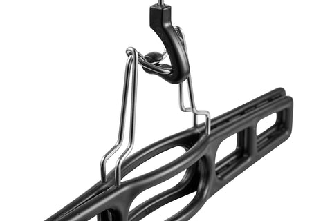 DEILSY durable plastic hangers stand up to daily use.