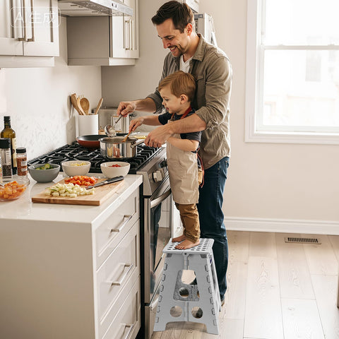 Delxo stool fully opened, supports up to 400 lbs