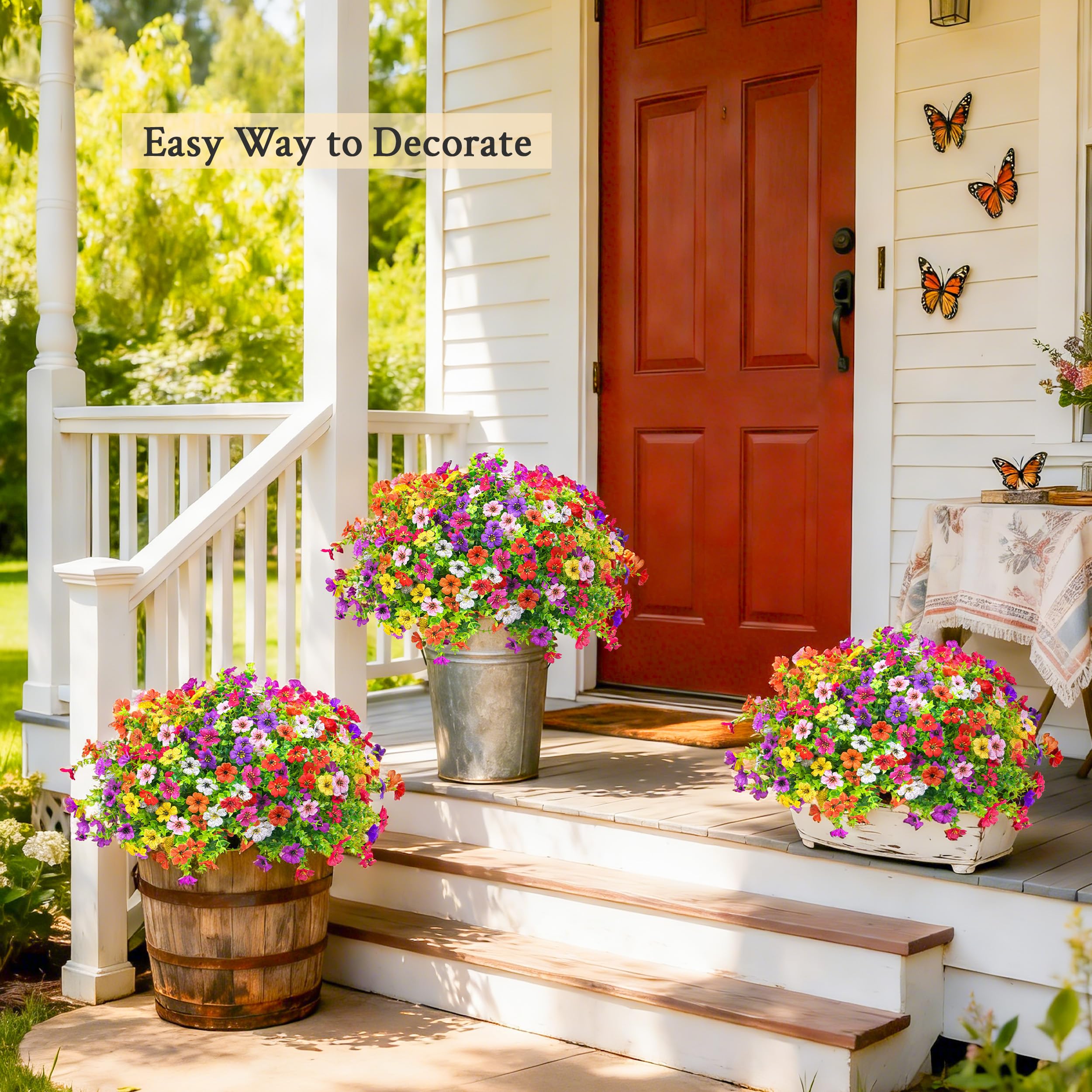 Der Rose low-maintenance outdoor floral accents require no watering or trimming.