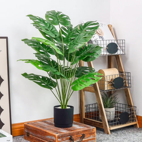 Weather-friendly polyester keeps Der Rose Monstera 28-Inch looking good outdoors