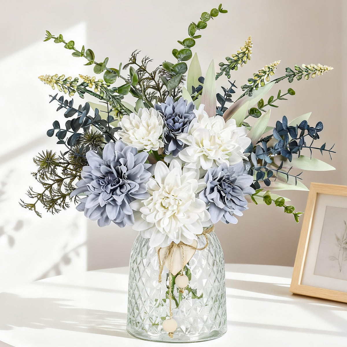 Der Rose navy blue silk dahlia arrangement in glass vase for an elegant dining centerpiece.