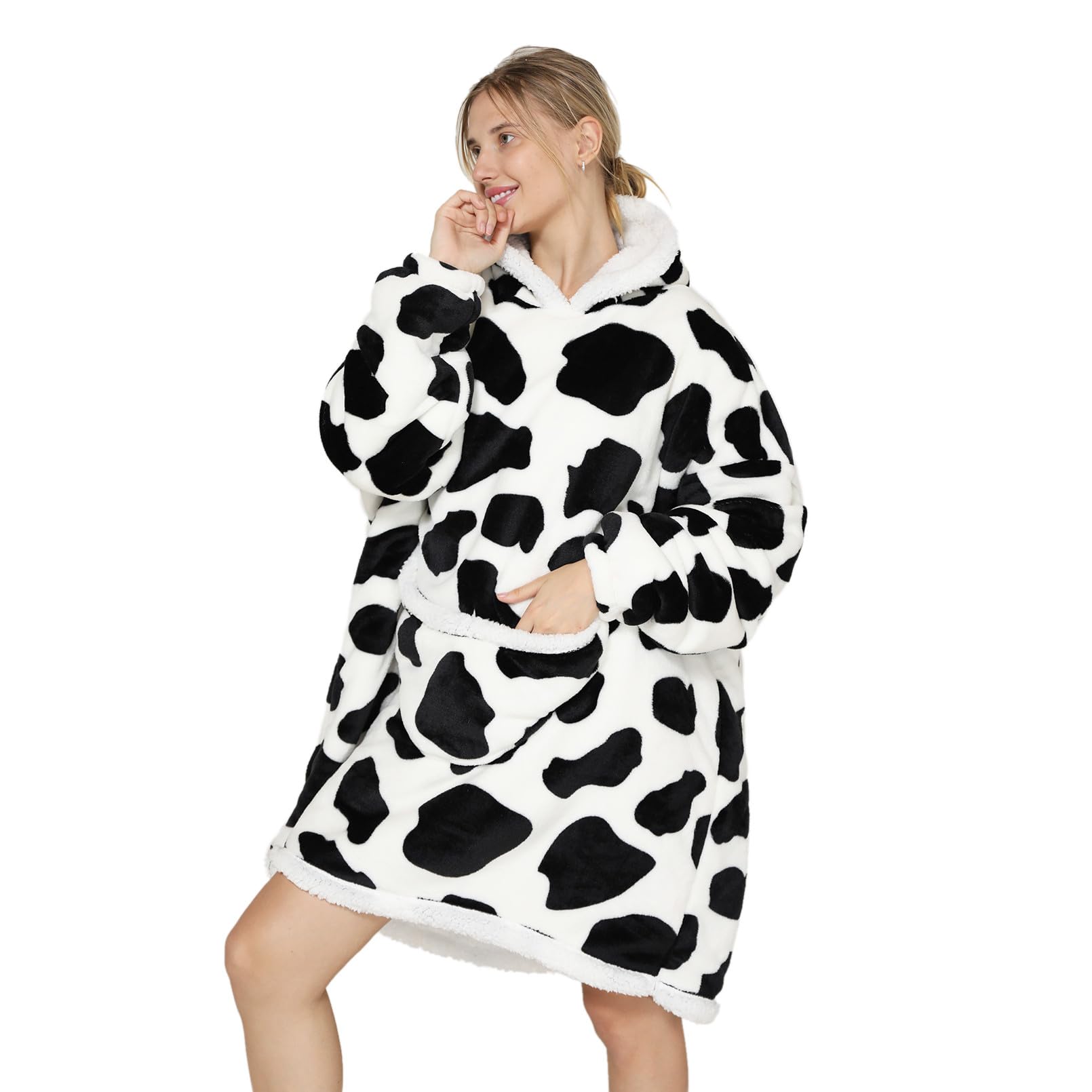 Deserthome oversized hood adds extra warmth for movie nights.