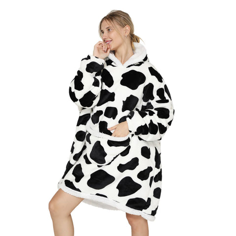 Deserthome oversized hood adds extra warmth for movie nights.